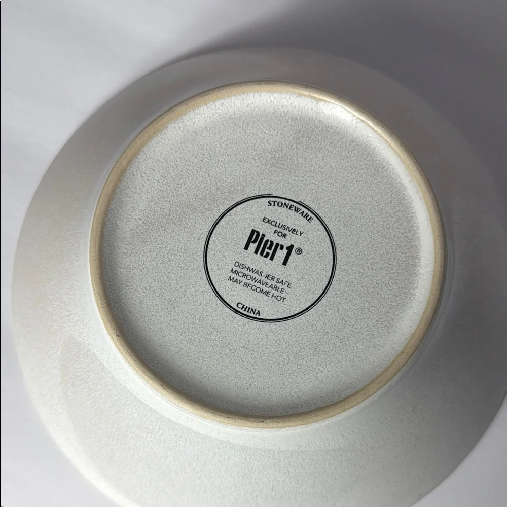Retired Pier 1 Speckled Stoneware White Ceramic Round Bowl‎